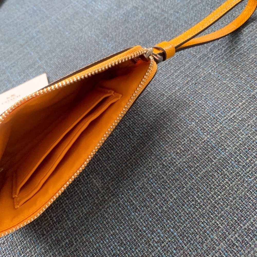 Coach Crossgrain Leather Zip Wristlet Wallet - Picture 3 of 4